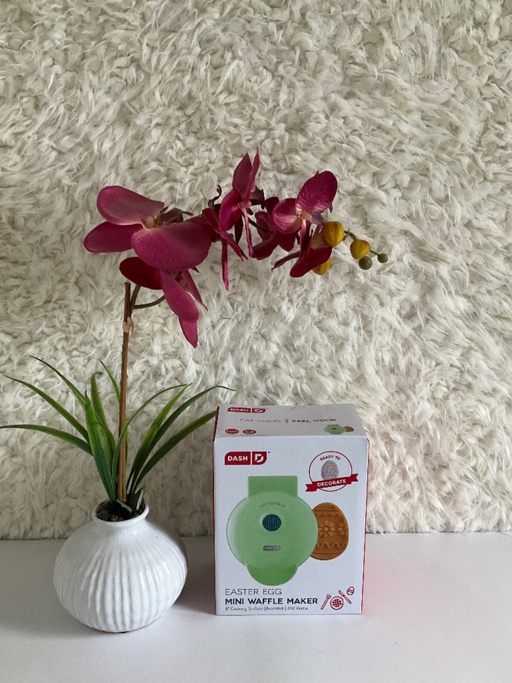 DASH EASTER EGG MINI WAFFLE MAKER! NEW!